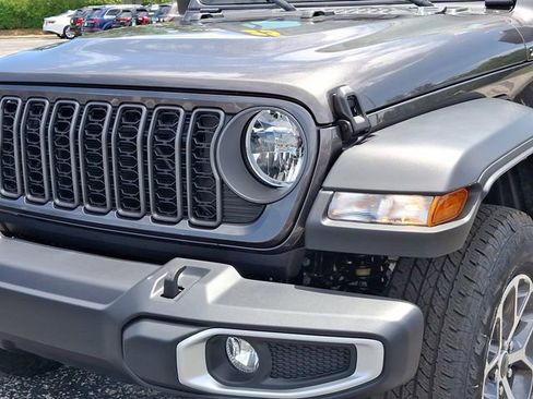 New 2025 Jeep Gladiator Sport image 7