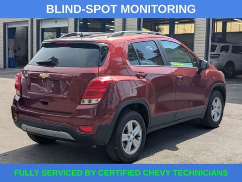 Used 2022 Chevrolet Trax LT w/ Driver Confidence Package image 3