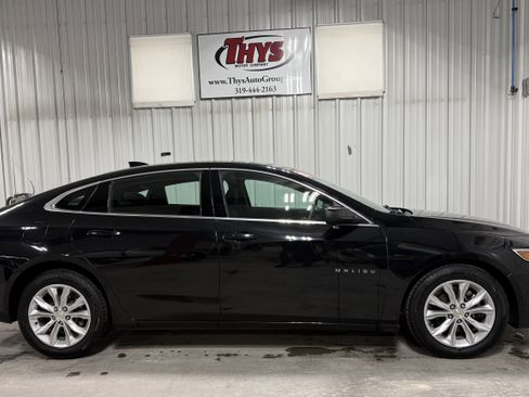 Used 2020 Chevrolet Malibu LT image 2