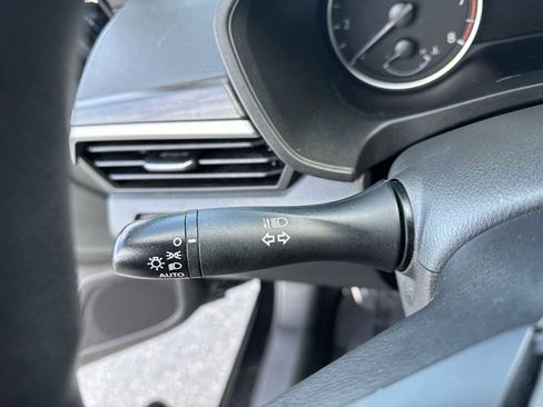 Used 2024 Nissan Altima 2.5 SV image 26