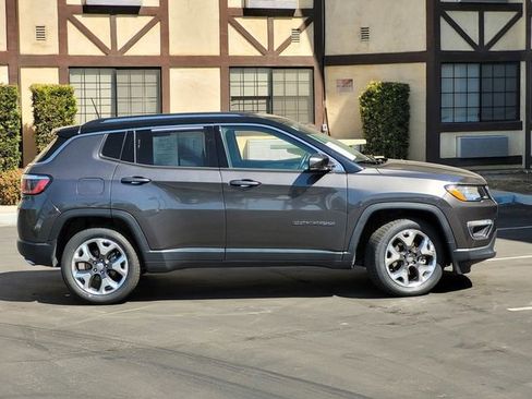 Used 2019 Jeep Compass Limited FWD image 4