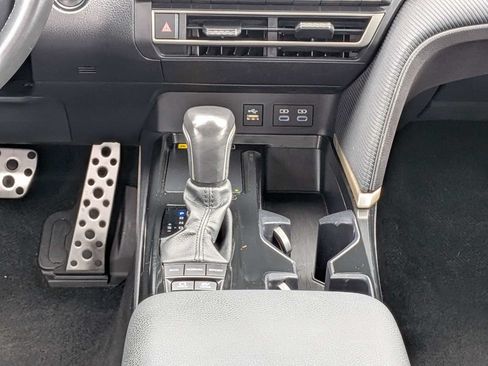 Used 2025 Toyota Camry SE FWD image 27