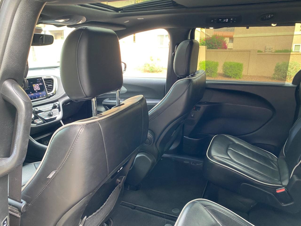 Used 2025 Chrysler Pacifica Limited FWD image 39