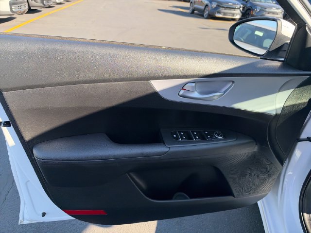 Used 2024 Kia Forte LXS FWD image 13