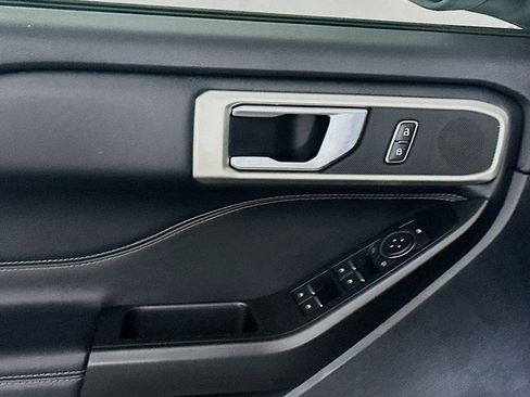 Used 2020 Ford Explorer XLT w/ Equipment Group 202A image 15