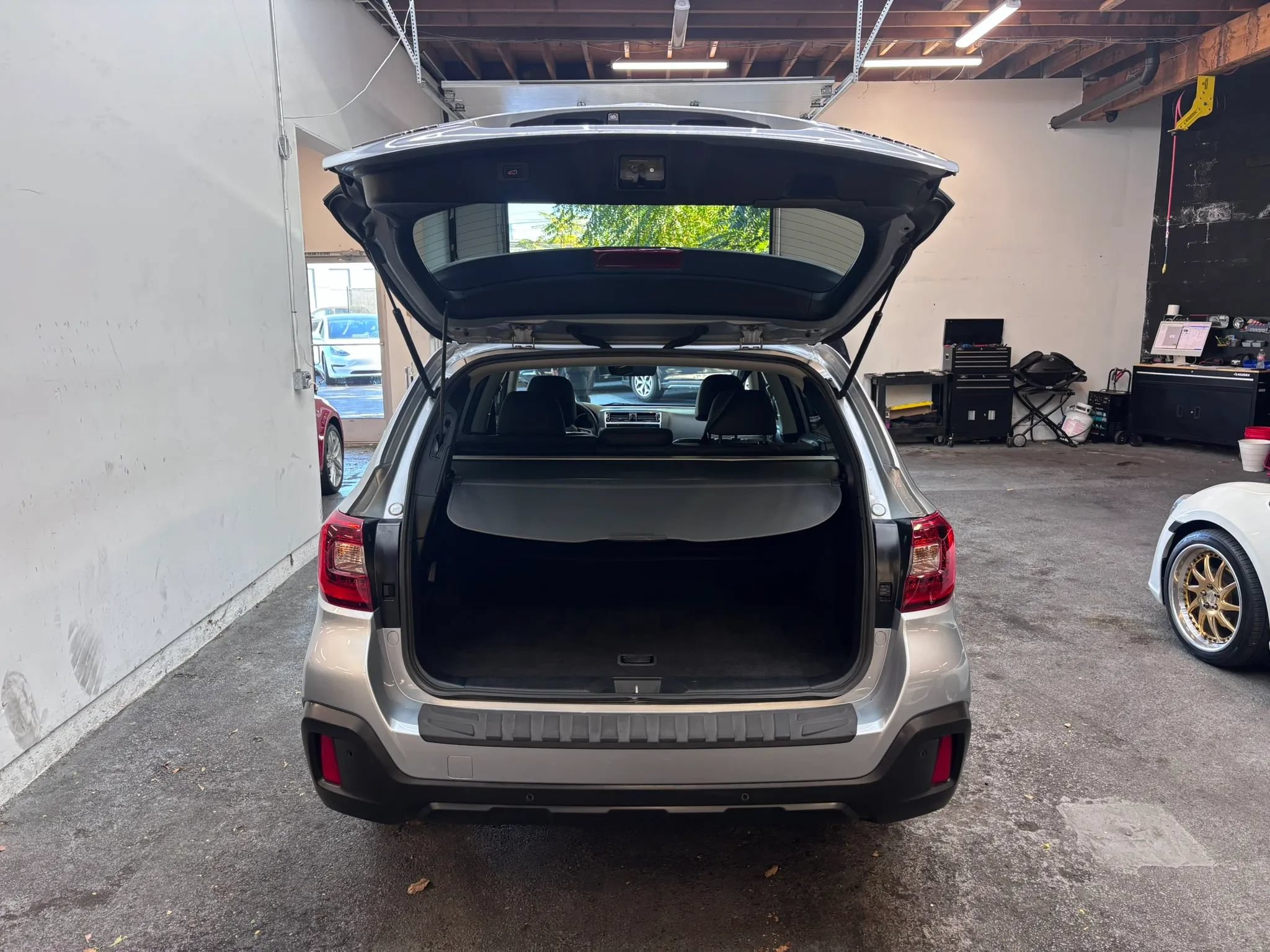 Used 2018 Subaru Outback 2.5i Limited AWD/4WD image 22