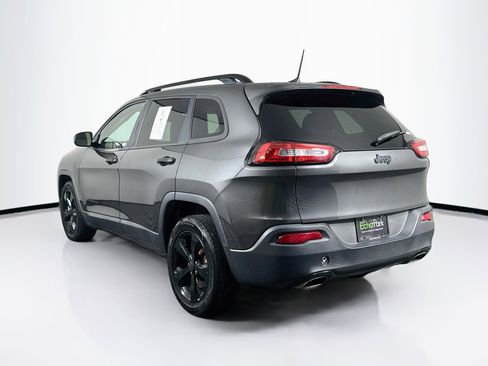 Used 2017 Jeep Cherokee Sport FWD image 5