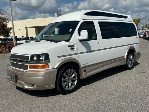 Used 2022 Chevrolet Express 2500 w/ Enhanced Convenience Package image 3