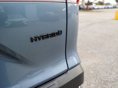 Used 2024 Toyota Corolla Cross AWD Hybrid image 14