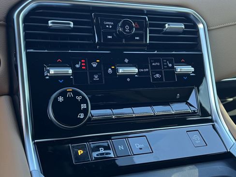 New 2026 Nissan Armada SL w/ Captain's Chari Seat Package image 12