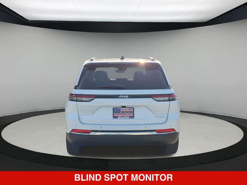Used 2024 Jeep Grand Cherokee Laredo RWD image 6
