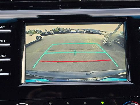 Used 2019 Toyota Camry LE image 30