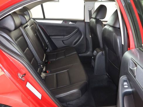 Used 2013 Volkswagen Jetta SE FWD image 25