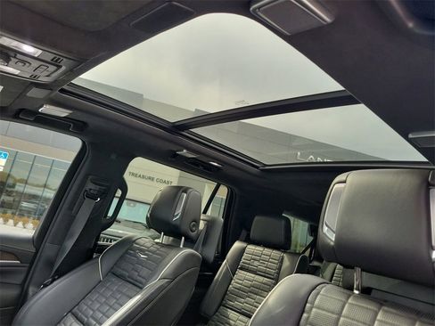 Used 2024 Cadillac Escalade Sport Platinum w/ LPO, ONYX Package image 28