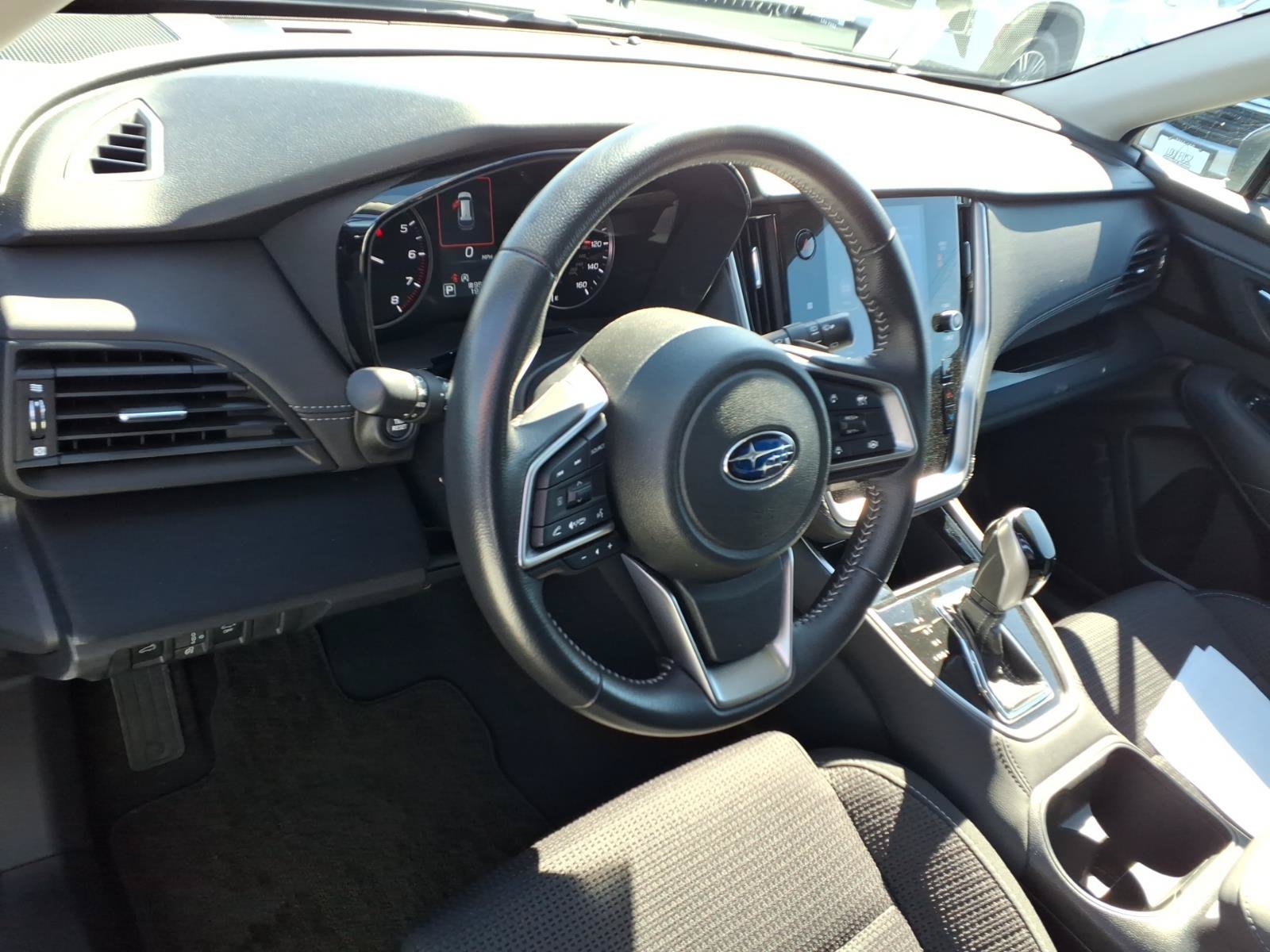 Used 2025 Subaru Outback Premium AWD/4WD image 8