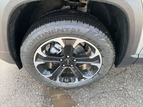 New 2026 Chevrolet Equinox LT FWD image 9