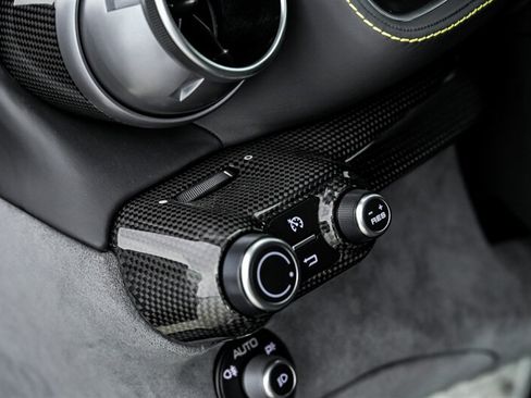 Used 2020 Ferrari 812 Superfast RWD image 27