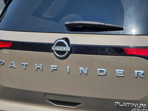 Used 2024 Nissan Pathfinder Platinum w/ Cargo Package AWD/4WD image 14