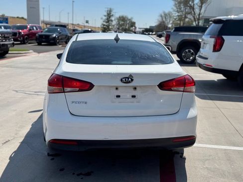 Used 2017 Kia Forte LX FWD image 6