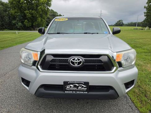 Used 2012 Toyota Tacoma 2WD Access Cab w/ SR5 Pkg image 3