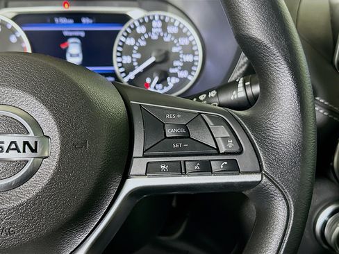 Used 2023 Nissan Sentra SV FWD image 17