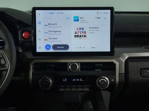 Used 2025 Toyota Tacoma TRD Sport image 22