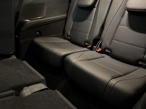 New 2025 Mercedes-Benz GLS 450 450 image 28