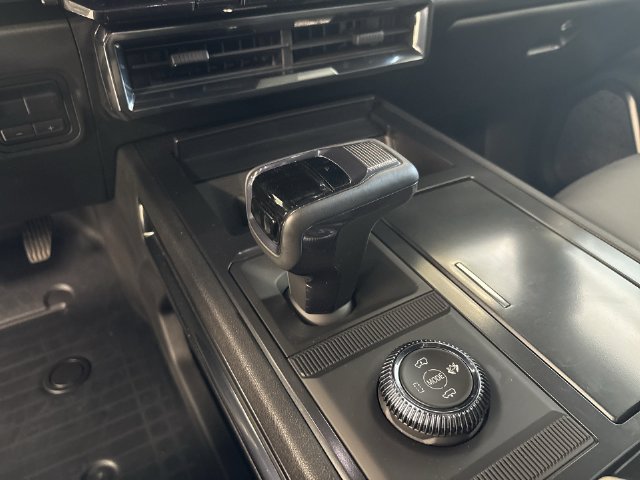 Certified 2026 GMC Hummer EV SUV AWD/4WD image 31