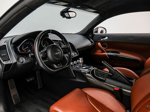 Used 2010 Audi R8 V10 image 43