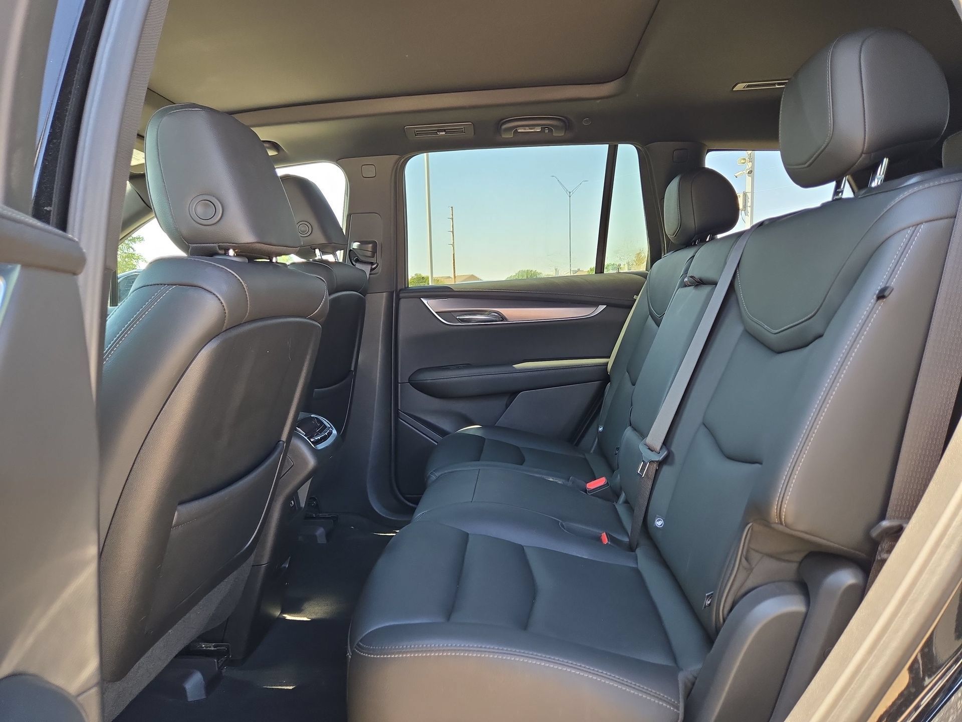 Used 2024 Cadillac XT6 Luxury AWD/4WD image 13