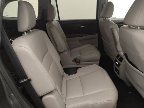 Used 2022 Honda Pilot Touring image 19