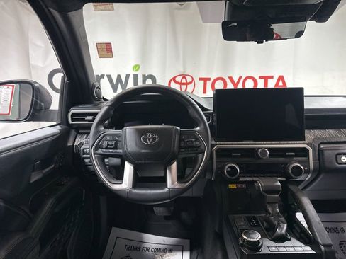 Certified 2025 Toyota 4Runner 4WD image 22