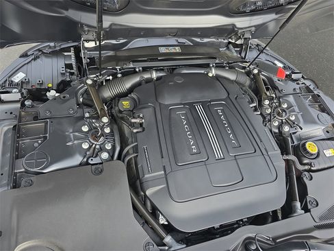 Certified 2023 Jaguar F-TYPE P450 image 29