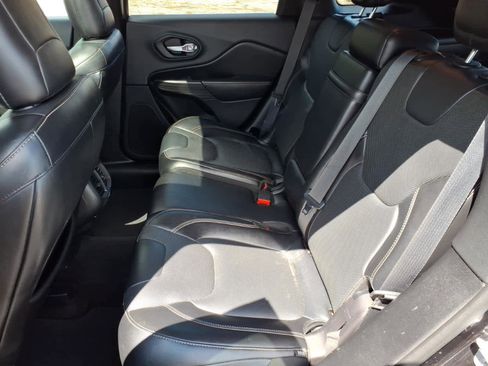 Used 2014 Jeep Cherokee Limited w/ Technology Group FWD image 16