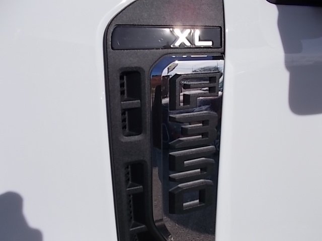 Used 2024 Ford F350 XL AWD/4WD image 21
