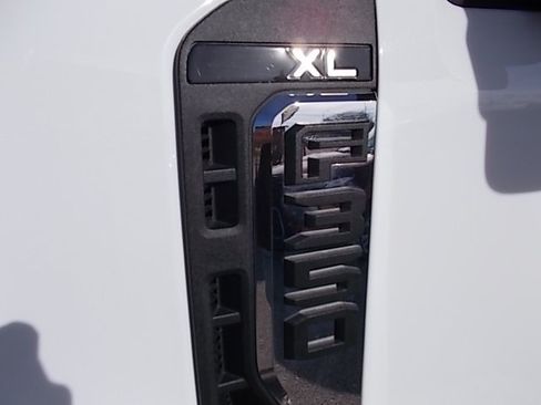 Used 2024 Ford F350 XL AWD/4WD image 21