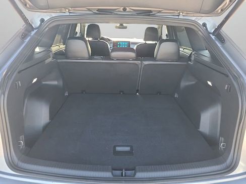 Used 2024 Volkswagen Atlas Cross Sport SE image 10