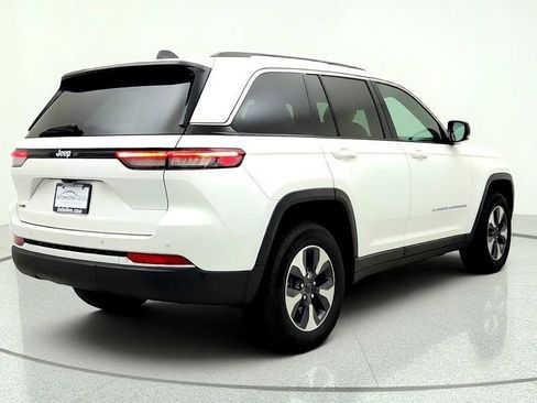 Used 2023 Jeep Grand Cherokee 4WD 4xe image 5