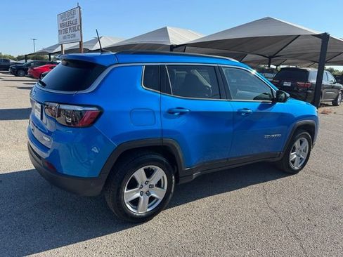 Used 2022 Jeep Compass Latitude w/ Convenience Group AWD/4WD image 6