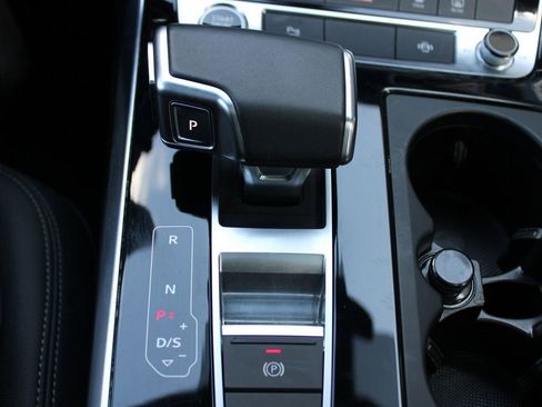 Used 2025 Audi Q7 3.0T Premium Plus image 22