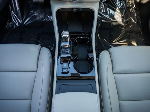 New 2026 Volvo XC40 B5 Ultra w/ Protection Package Premier image 28