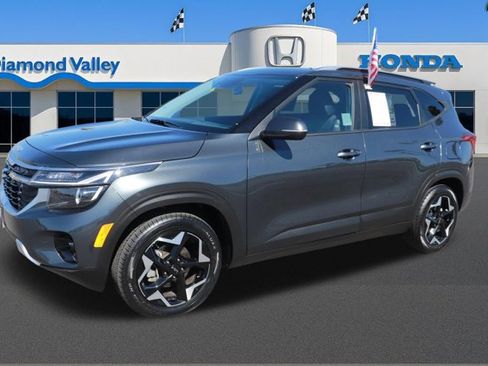 Used 2025 Kia Seltos S image 3