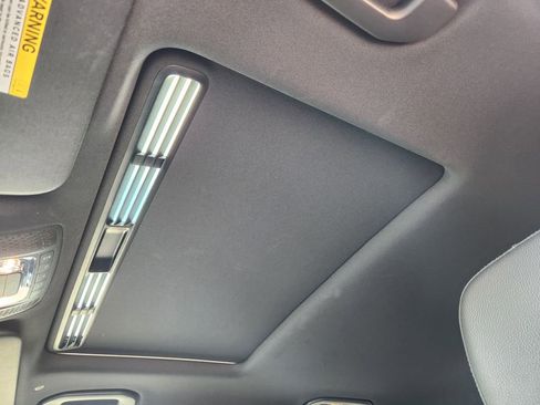 Used 2025 Mercedes-Benz GLE 350 4MATIC image 23