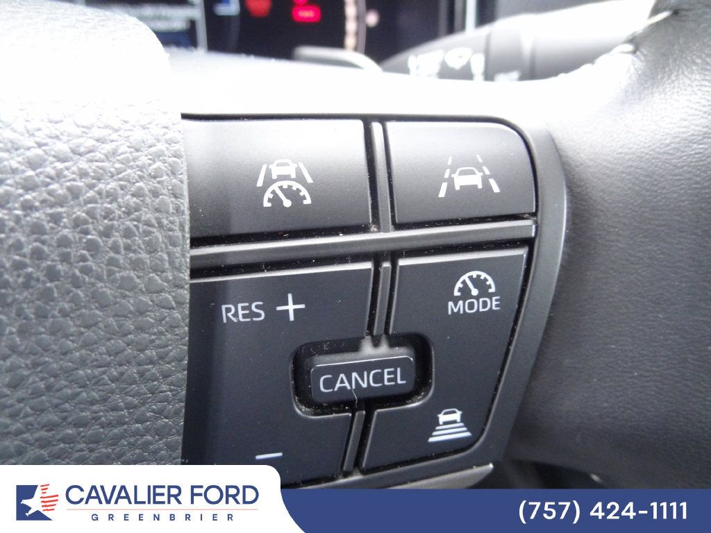 Used 2025 Toyota Camry SE FWD image 16