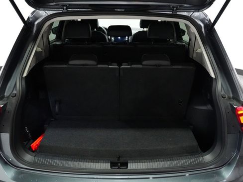 Used 2023 Volkswagen Tiguan SE image 21