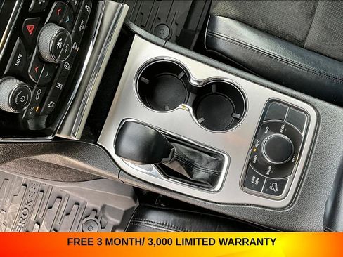 Used 2022 Jeep Grand Cherokee Laredo X AWD/4WD image 18