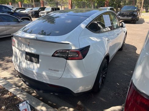 Used 2021 Tesla Model Y Performance AWD/4WD image 3