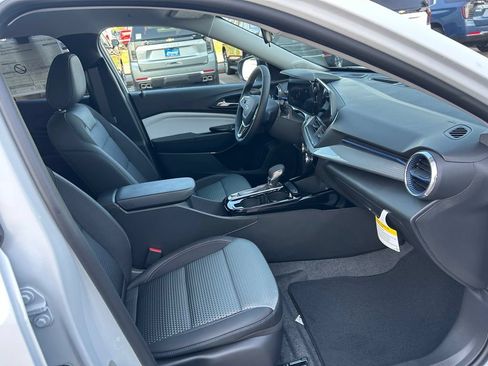 New 2026 Chevrolet Trax LT w/ Driver Confidence Package FWD image 12