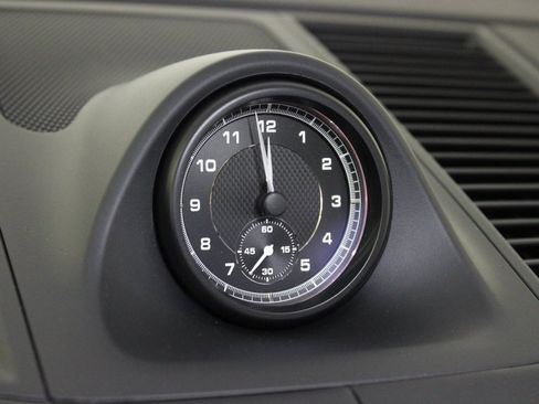 Certified 2025 Porsche Macan image 26