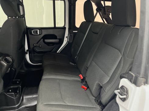 Used 2018 Jeep Wrangler Unlimited Sport AWD/4WD image 13